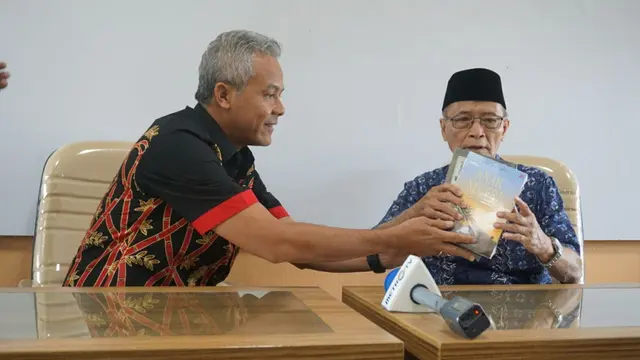 Calon Gubernur Jawa tengah Ganjar Pranowo bertemu Syafii Maarif (Dok. Tim Ganjar)