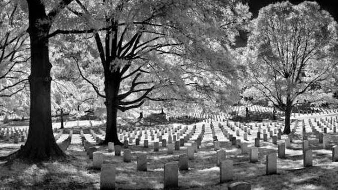 Ini Doa Berlindung Dari Siksa Kubur Ramadan Liputan6 Com Dinding pemisah di antara dua alam yang akan dialami oleh setiap manusia iaitu di antara alam dunia dengan alam akhirat. ini doa berlindung dari siksa kubur