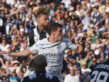 Pemain Monterrey, Sergio Ramos (kiri) mencetak gol melalui sundulannya ke gawang Inter Milan dalam laga Grup E Piala Dunia Antarklub 2025 di Rose Bowl stadium, Pasadena, Amerika Serikat, Rabu (18/06/2025) WIB. (AP Photo/Gregory Bull)