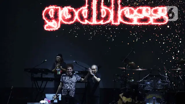 Konser God Bless di Pameran Retrospektif 50th