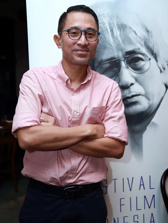 Artis peran dan produser Lukman Sardi (44) mengaku bahwa saat ini ia tengah disibukkan oleh persiapan untuk bermain dalam sebuah film bergenre smart action. (Deki Prayoga/Bintang.com)