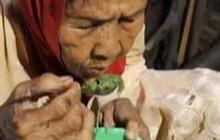 Badan Gemetar karena 2 Hari Tak Masak, Nenek Ini Bertahan Hidup dengan Rebusan Daun Singkong