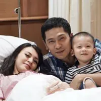 Prosesi lahiran anak ke-2 Donita disiarkan secara langsung oleh Adi Nugroho.