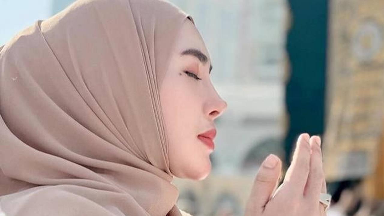 Foto Umrah di Instagram Pribadinya