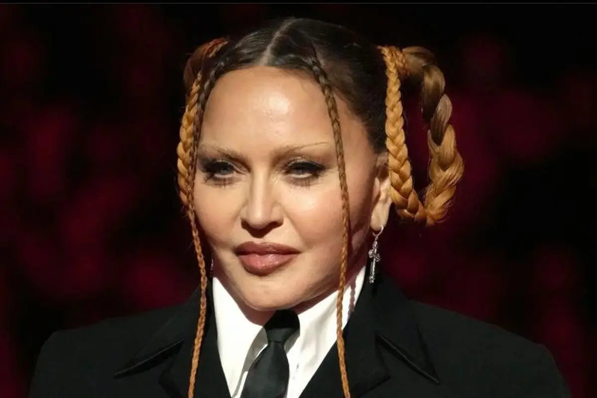 Nyaris Tak Dikenali, Wajah Madonna di Grammy Awards 2023 Curi Atensi
