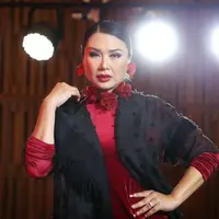 Sosok Diva dalam diri Titi Dj dan perjalanan Karir selama 3,5 dekade berkarya.