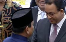 Momen Mesra Usai Pelantikan, Prabowo Rangkul Cipika Cipiki Anies Baswedan dan Foto Selfie dengan Puan Maharani