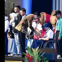 Jokowi mengisahkan seorang anak yatim yang putus sekolah. | Sumber Foto: Biro Pers Setpers/Facebook.com/Jokowi