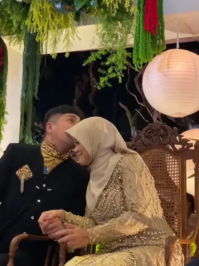 Anniversary Pernikahan Irfan Hakim dan Della ke-17