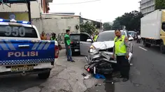 Kecelakaan Adu Banteng Motor dan Mobil di Depok, 1 Orang Tewas