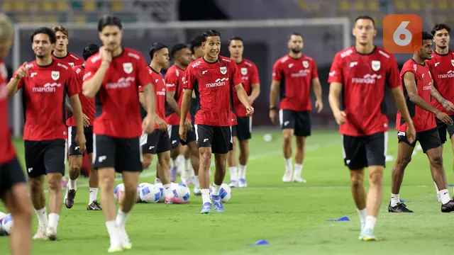 Foto: Siap Debut! Miliano Jonathans dan Mauro Zijlstra Tampak Jalani OT Timnas Indonesia Jelang Lawan Chinese Taipei