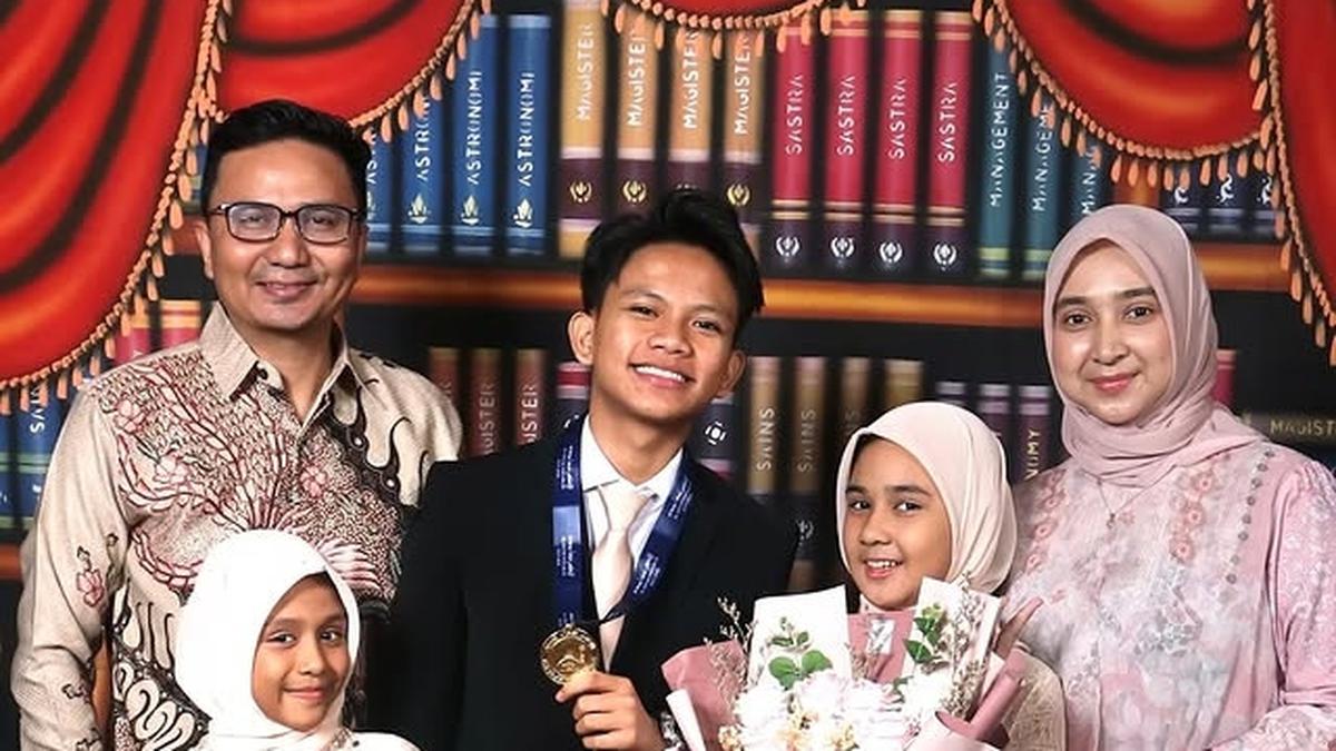 Farel Prayoga Resmi Lulus SMP, Wisuda Dihadiri Keluarga Manajer