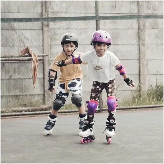 Rafathar dan Gempi main sepatu roda