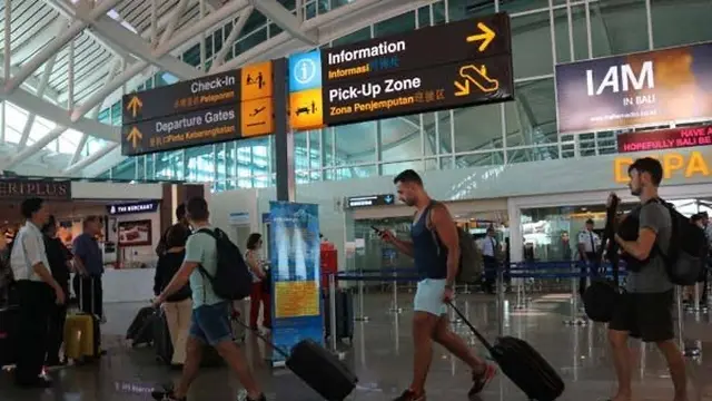 Suasana di Bandara Internasional I Gusti Ngurah Rai Bali.