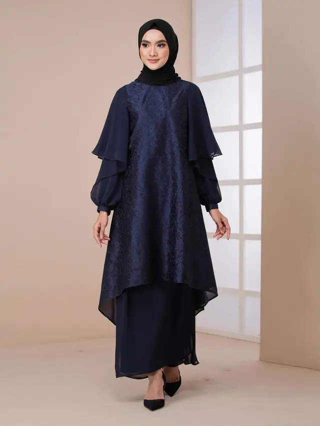 Gamis Brokat Kombinasi Lengan Tiga Lapis Terbaru 2025 (Foto: Reve Art AI)