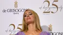 Aktris Paris Hilton berpose saat tiba menghadiri Pesta de Grisogono di sela-sela Festival Film Cannes ke-71 di Villa des Oliviers di Cap d'Antibes, Cannes, Prancis (15/5). (AFP Photo/Yann Coatsaliou)