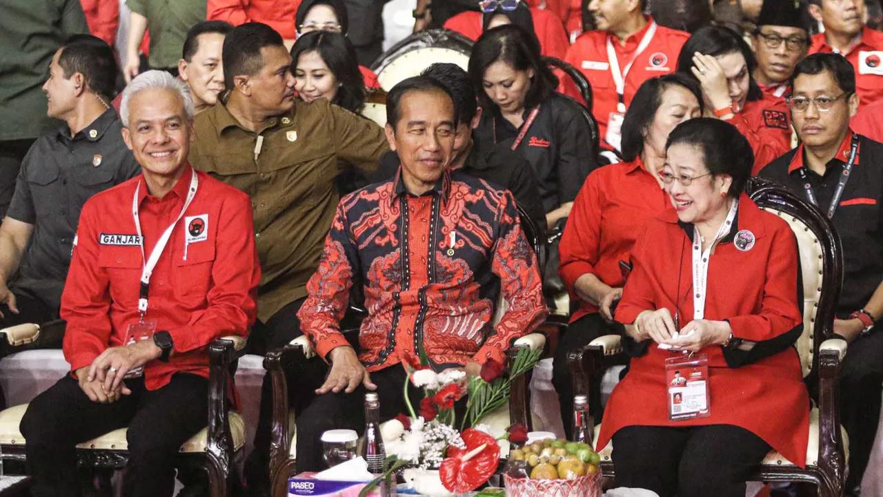 Lagi pula, kata Jokowi, masih ada tokoh-tokoh muda yang bisa meneruskan kepemimpinan di PDIP.<br>