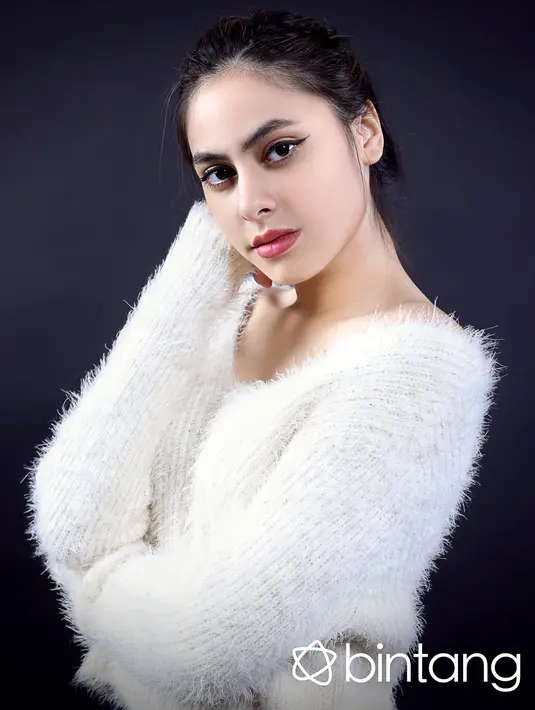 Tidak semua tawaran yang datang selalu diambil oleh perempuan kelahiran Jakarta, 17 tahun silam. Harus ada nilai tambah untuk peran yang akan dilakoni, itulah yang diambil dalam film maupun sinetron. (Nurwahyunan/Bintang.com)