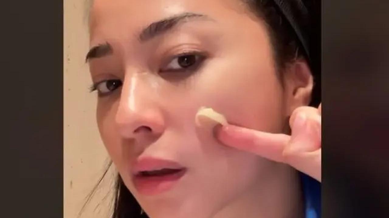 Gaya Nikita Willy Liburan di Danau Como Italia, Tetap Chic Walau Bawa Bayi