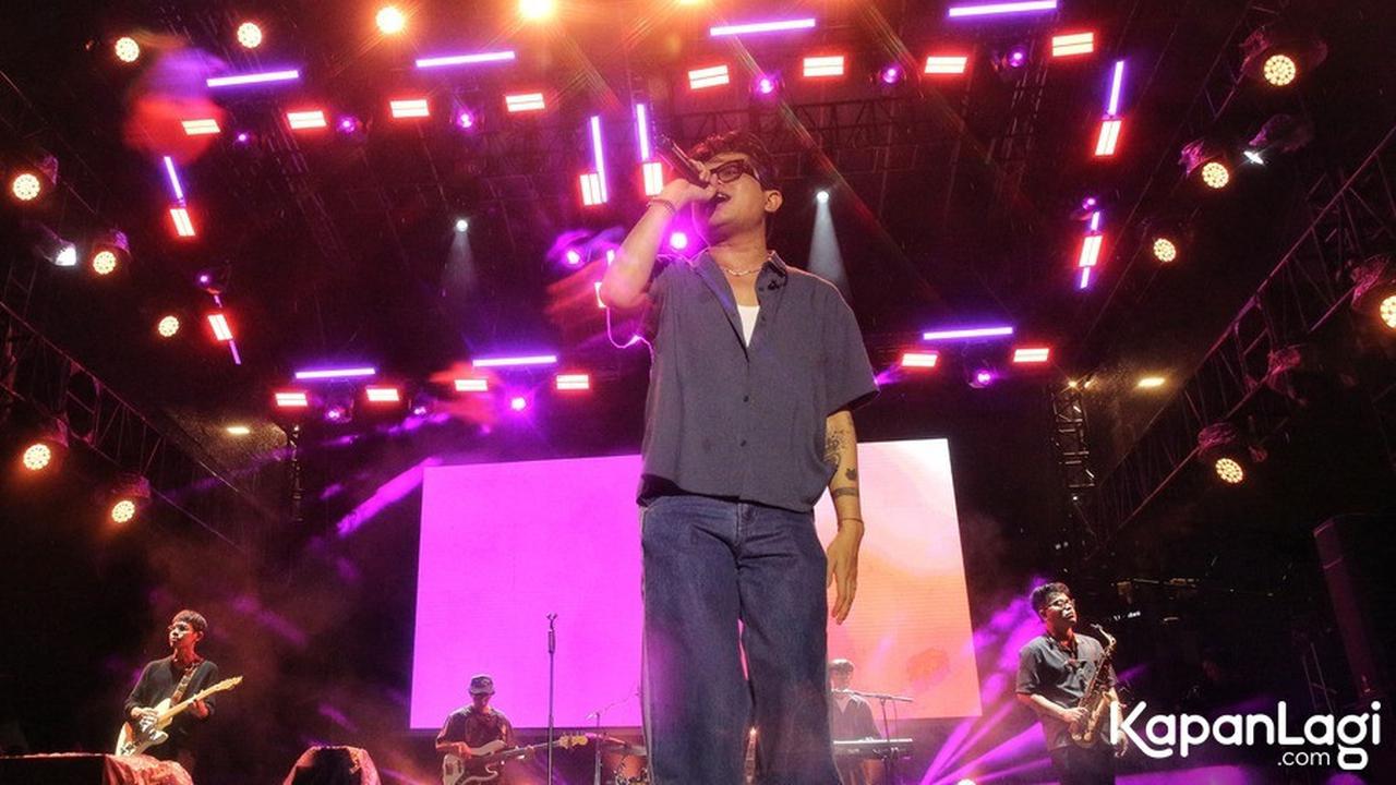 10 Potret Juicy Luicy Bikin Baper Puluhan Ribu Penonton di KapanLagi Buka Bareng BRI Festival 2025, Suaranya Adem Banget