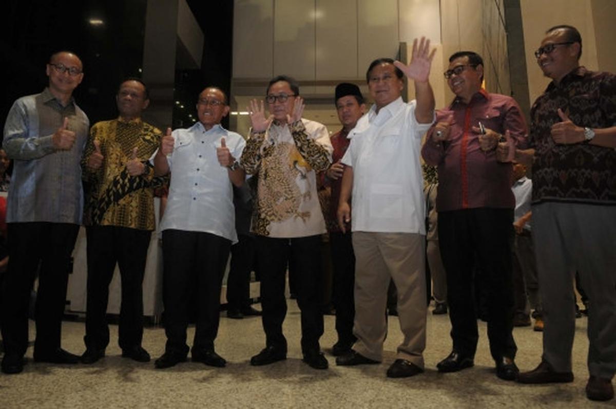 Reaksi Zulkifli di depan Prabowo setelah PAN gabung ke Jokowi