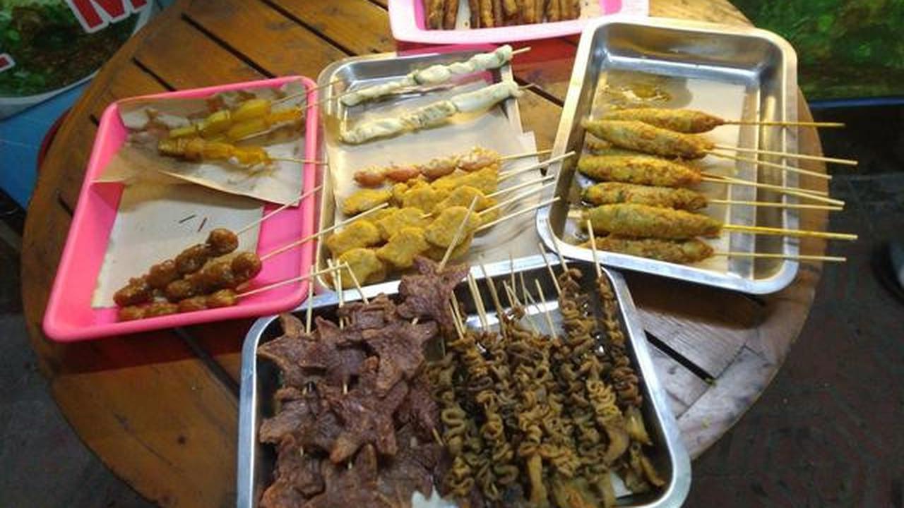 Kuliner Malam Jumat: Angkringan Jaman Edan di Yogya.