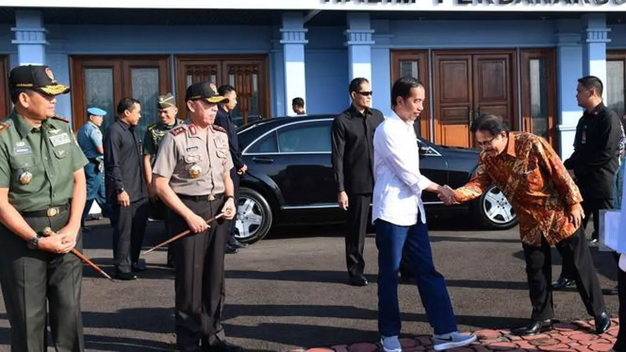 Sepatu Gaul Jokowi, Selalu Temani Aktivitasnya Blusukan