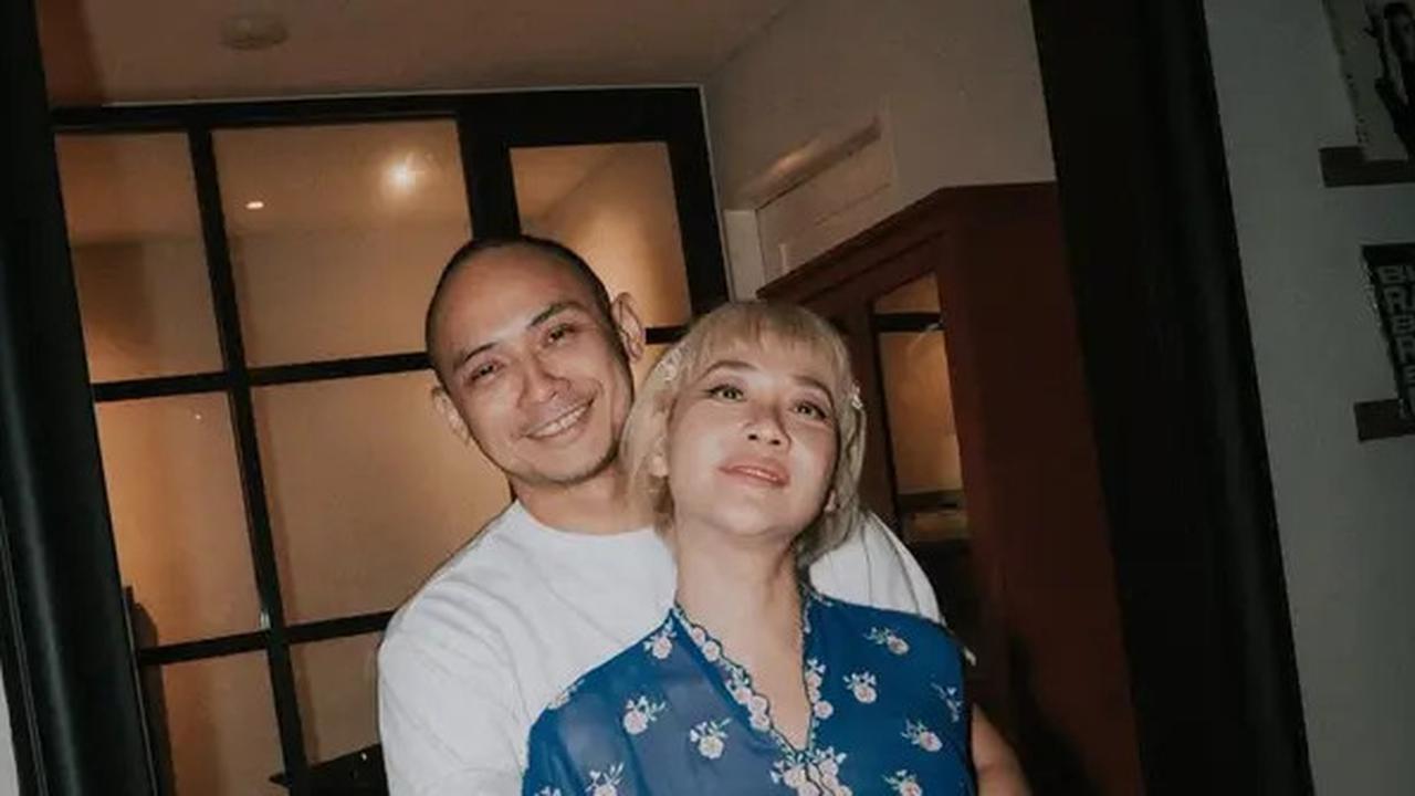 Penampilan Out Of The Box Bunga Citra Lestari Rayakan Tahun Baru 2025, Cantik Anggun Berkebaya dengan Rambut Pirang
