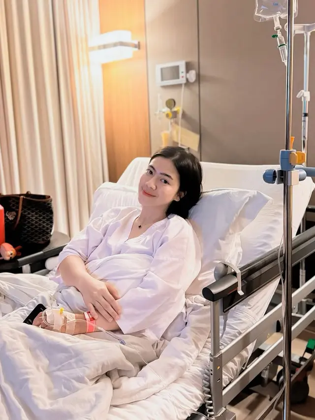 Sempat Jatuh Sakit, Ini 6 Potret Felicya Angelista Kembali Bekerja