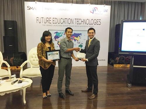 Peluncuran Smart Board oleh PT. EP-TEC Solutions Indonesia | Photo: Copyright Doc Vemale.com