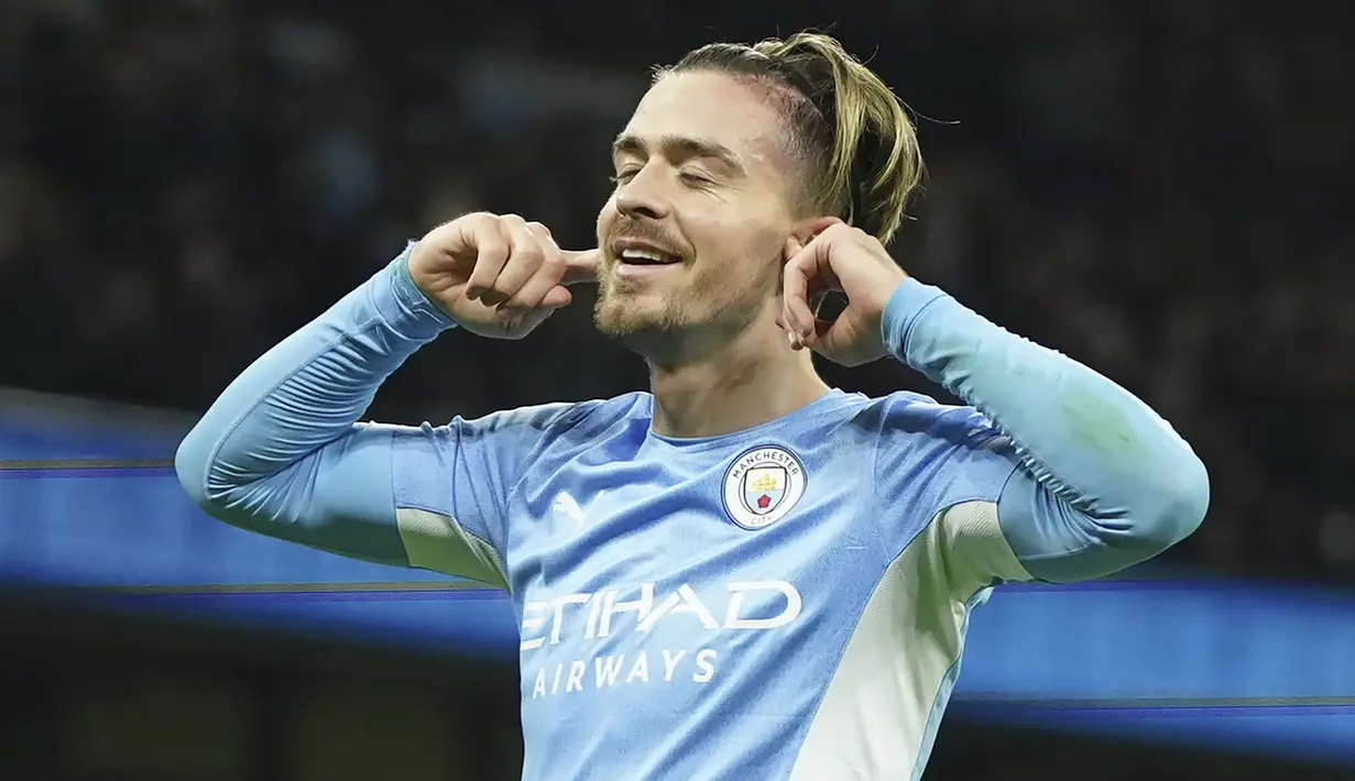 Jack Grealish. Sayap kiri Manchester City berusia 26 tahun yang musim ini telah tampil 20 kali dengan mencetak 3 gol dan 3 assist ini ditaksir memiliki nilai pasar sebesar 100 juta euro. Ia juga menjadi pemain termahal keempat di dunia sekaligus pemain termahal kedua di Liga Inggris. (AP/Jon Super)