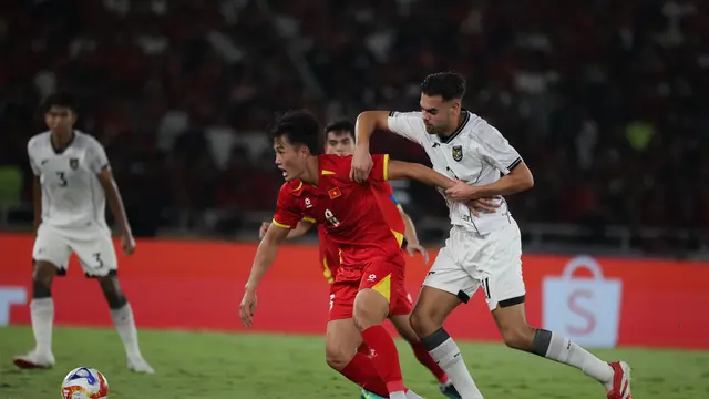 Duel Jens Raven dengan Nguyen Van Truong