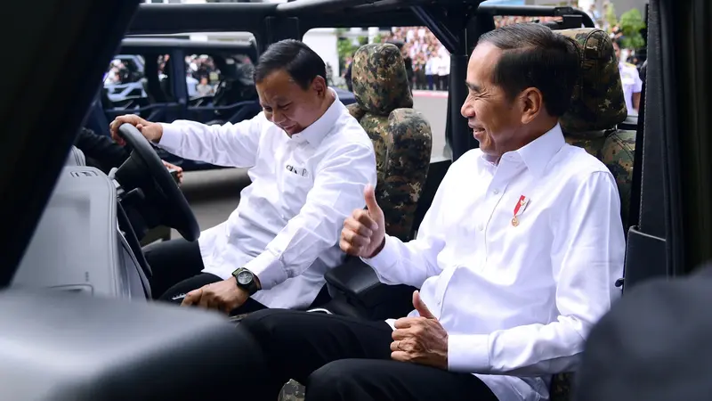 Presiden Joko Widodo (Jokowi) bersama Menteri Pertahanan Prabowo Subianto (Istimewa)