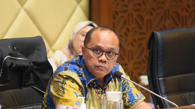 Junimart Girsang