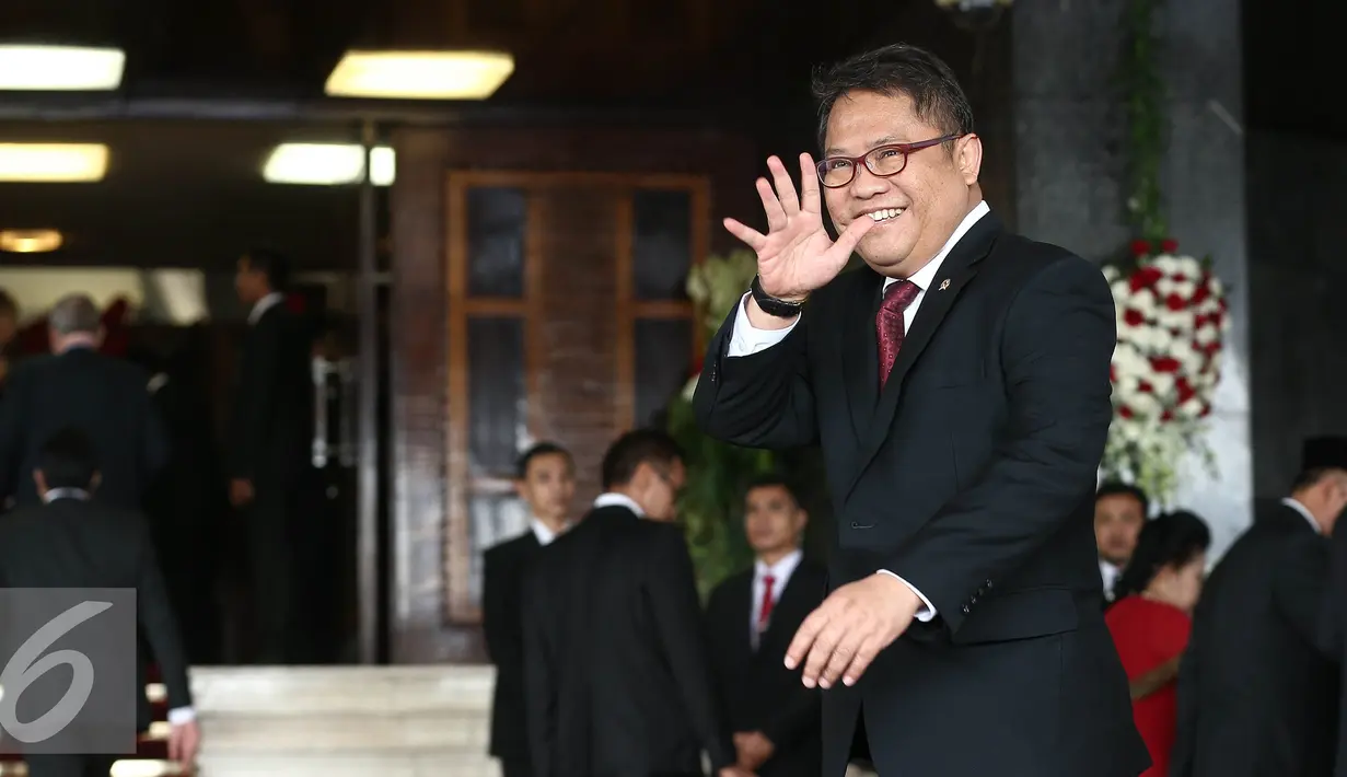Menkominfo Rudi Antara  saat menghadiri sidang tahunan MPR RI di ruang rapat paripurna 1 Gedung Nusantara, Jakarta, Selasa (16/8). Presiden Jokowi berpidato kenegaraan menyampaikan tentang pencapaian kinerja pemerintah. (Liputan6.com/Faizal Fanani)