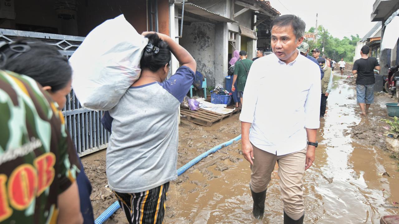 Dampak Tanggul Jebol, 8 Desa dan Ratusan Rumah Warga Cirebon Terendam Banjir