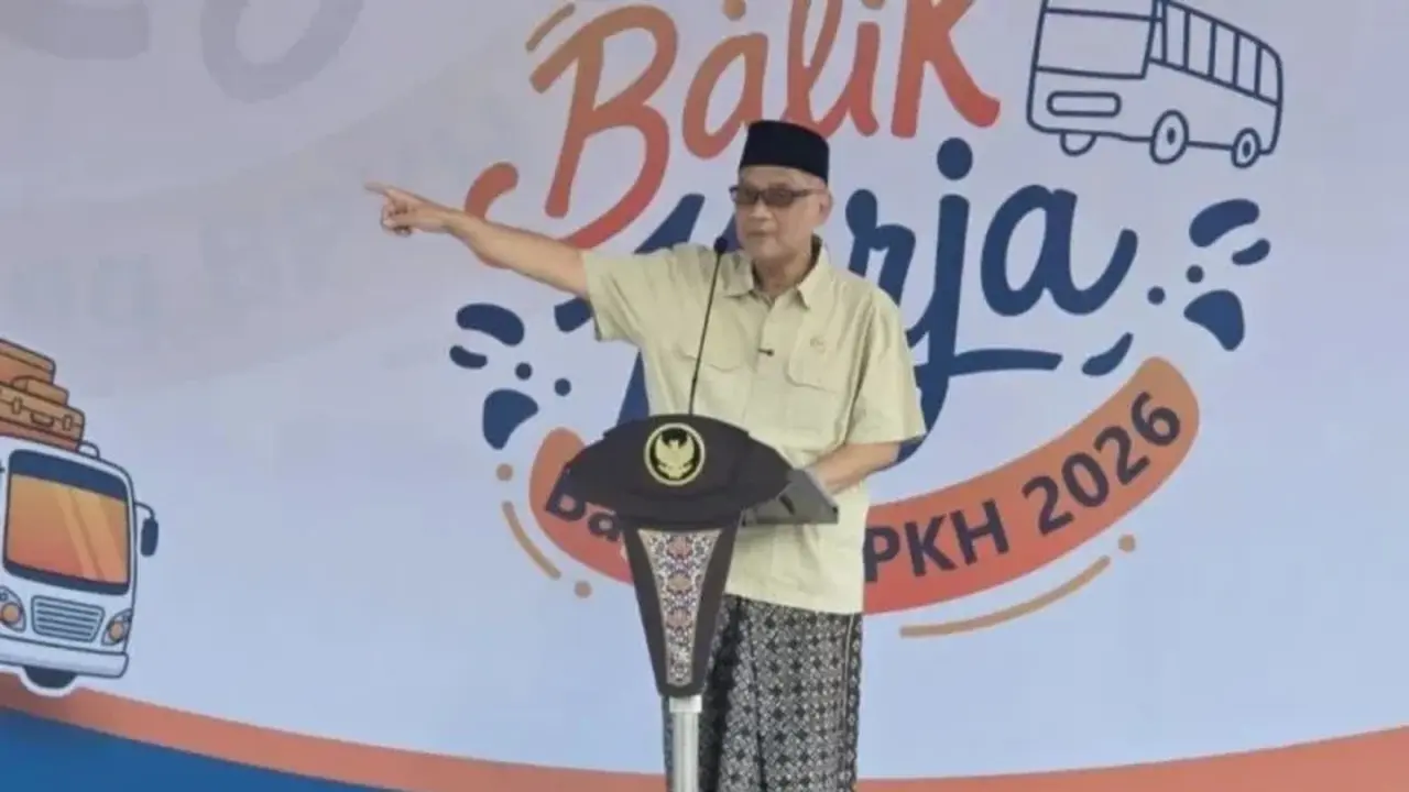 Menteri Haji dan Umrah Mochamad Irfan Yusuf saat menghadiri acara Balik Kerja Bareng Badan Pengelola Keuangan Haji (BPKH) 2026 di Surabaya