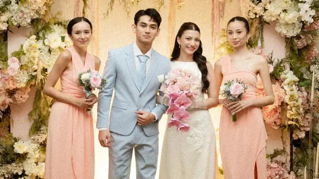 Bridesmaid Pernikahan Cassandra Lee