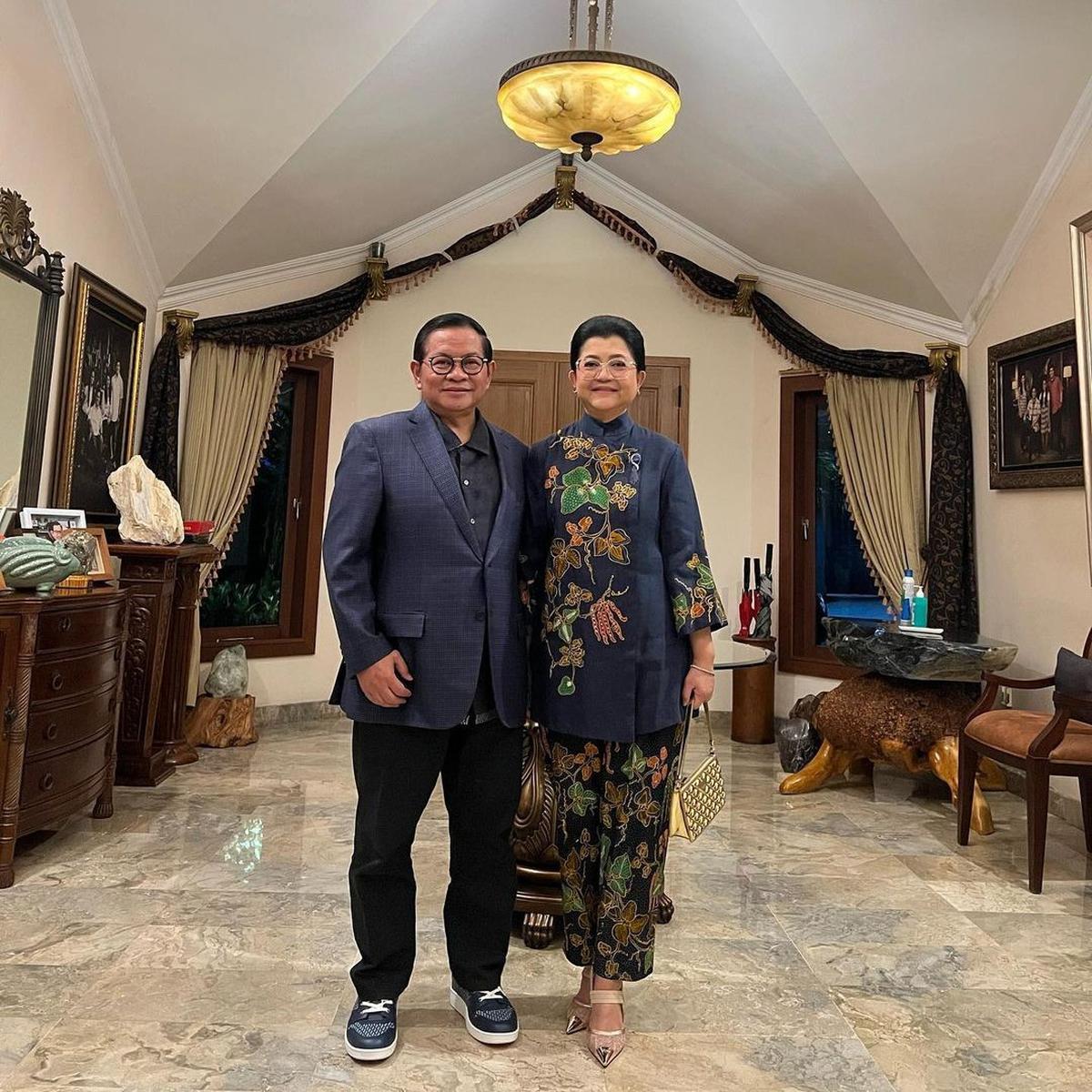 Resmi Maju Pilkada DKI 2024, Intip Momen Kebersamaan Seskab Pramono Anung dan Istri yang Curi Perhatian
