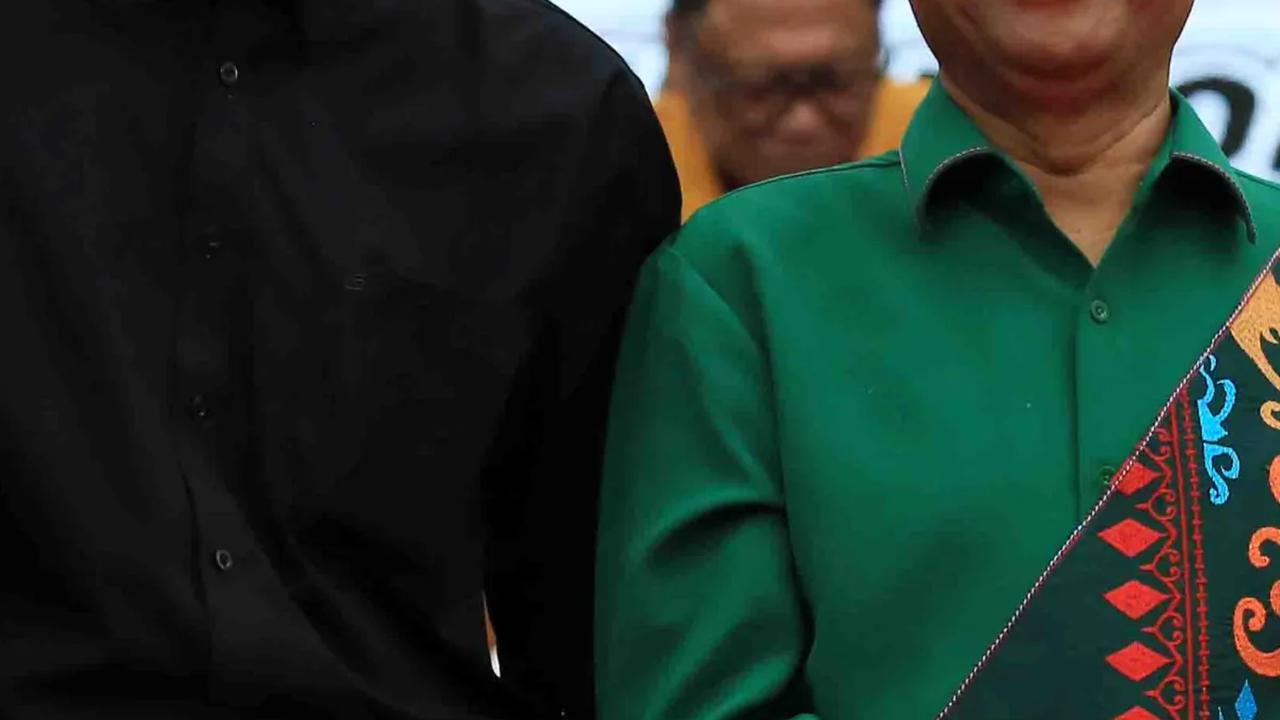 Mahfud merupakan calon wakil presiden yang mendampingi Ganjar Prabowo sebagai calon Presiden PDI Perjuangan.<br>