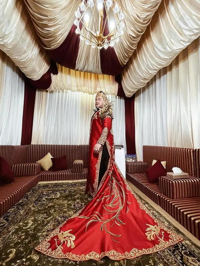 Jadi Idola Fans K-Pop, Ini 6 Potret Glamor Nassar di Atas Panggung