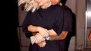 Tyga dan Kylie memang putus nyambung dari tahun 2014 hingga 2017. Hubungan mereka sangat kontroversial karena beda usia delapan tahun dan Kylie masih 16 tahun. (US Weekly)