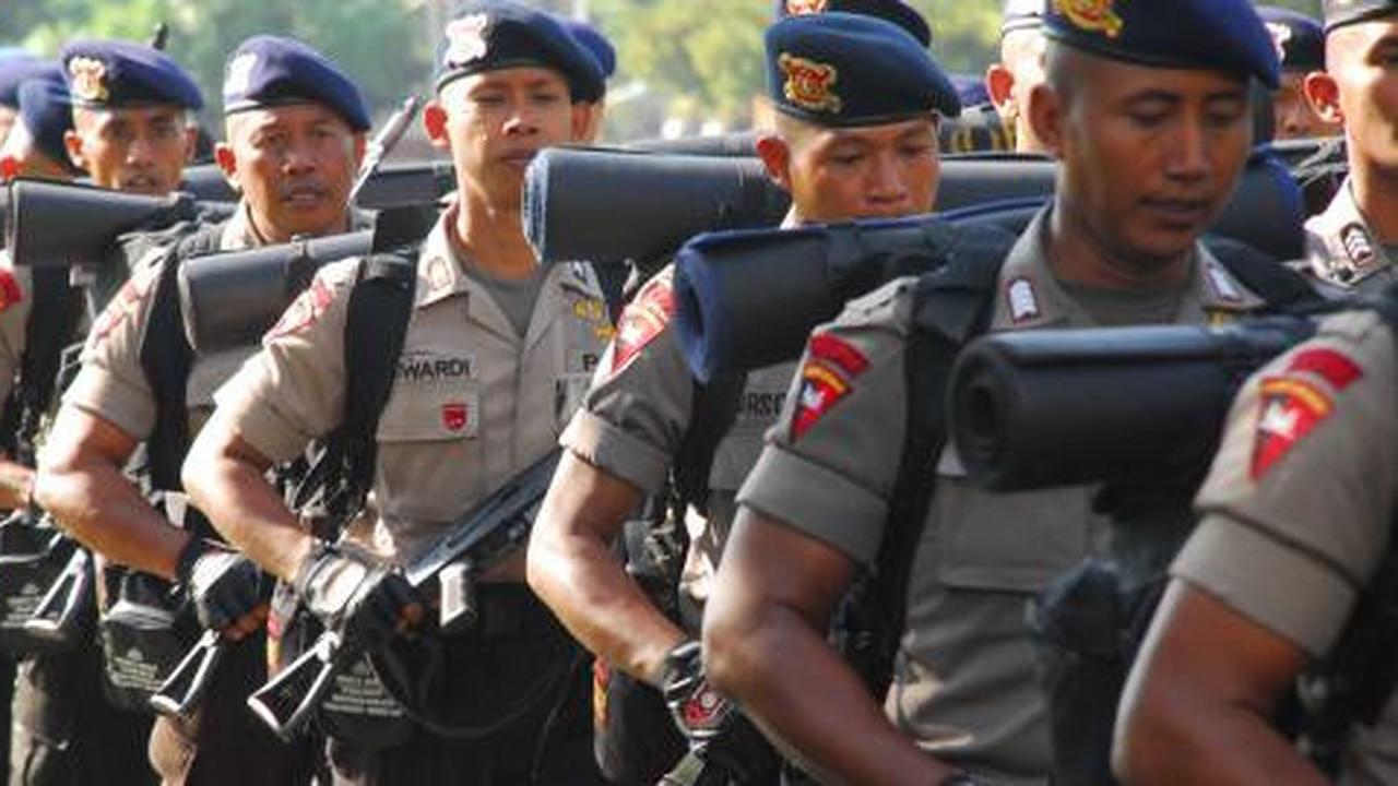 Gegana jaga terminal layaknya mau perang