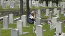 <p>Jauh sebelum terpisah, Korea merupakan satu kesatuan yang bernama Republik Korea. Pada akhir Perang Dunia II, Uni Soviet membagi Korea menjadi dua zona operasi. Korea Selatan ditempatkan di bawah administrasi Amerika Serikat dan Perserikatan Bangsa-Bangsa, sedangkan Korea Utara berada di bawah kendali Uni Soviet. (AP Photo/Ahn Young-joon)</p>