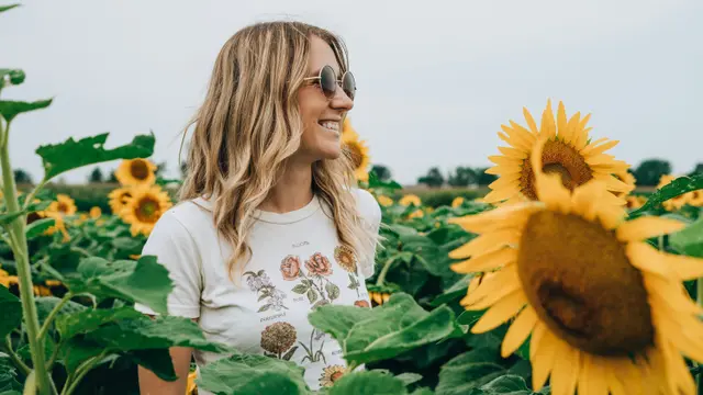 Pilihan Busana Kasual Wanita yang Bisa Pas untuk Segala Acara