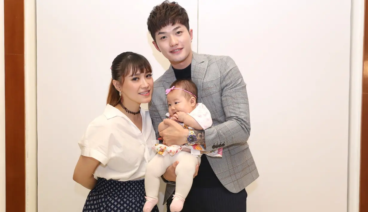 Lee Jeong Hoon dan Monique Octaviani alias Moa