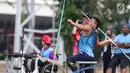 Atlet lempar lembing Asian Para Games 2018 saat latihan di Stadion Madya, Kompleks GBK, Jakarta, Kamis (4/10). Asian Para Games 2018 mempertandingkan 18 cabang olahraga dengan 586 nomor. (Liputan6.com/Helmi Fithriansyah)