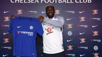 Tiemoue Bakayoko resmi menjadi pemain Chelsea. (doc. Chelsea)