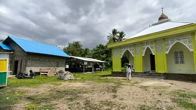 Masjid pertama di Kampung Mualaf Wabloi