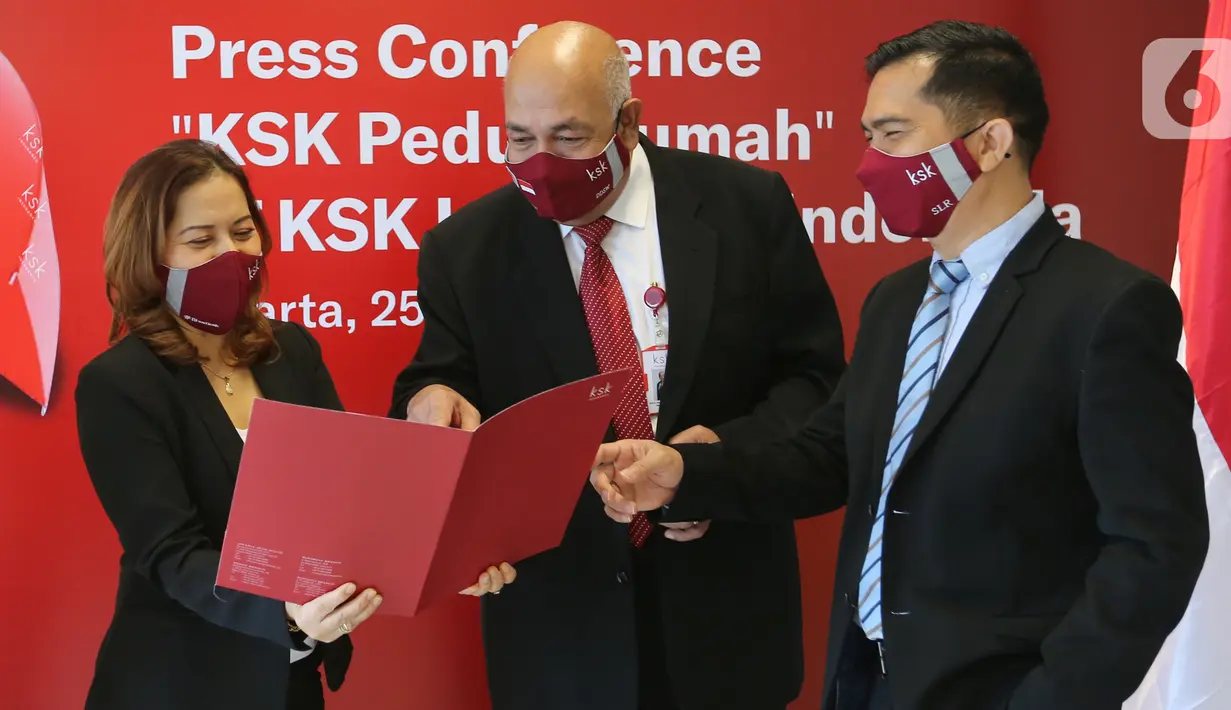 Melalui Program KSK Peduli Rumah, untuk membayar kontraktor nasabah dipastikan akan mendapatkan pertanggungan sesuai dengan limit kerusakannya. Program KSK Peduli Rumah merupakan kelanjutan dari program KSK Peduli Banjir yang diluncurkan KSK Insurance Indonesia sejak tahun 2020. (Liputan6.com)
